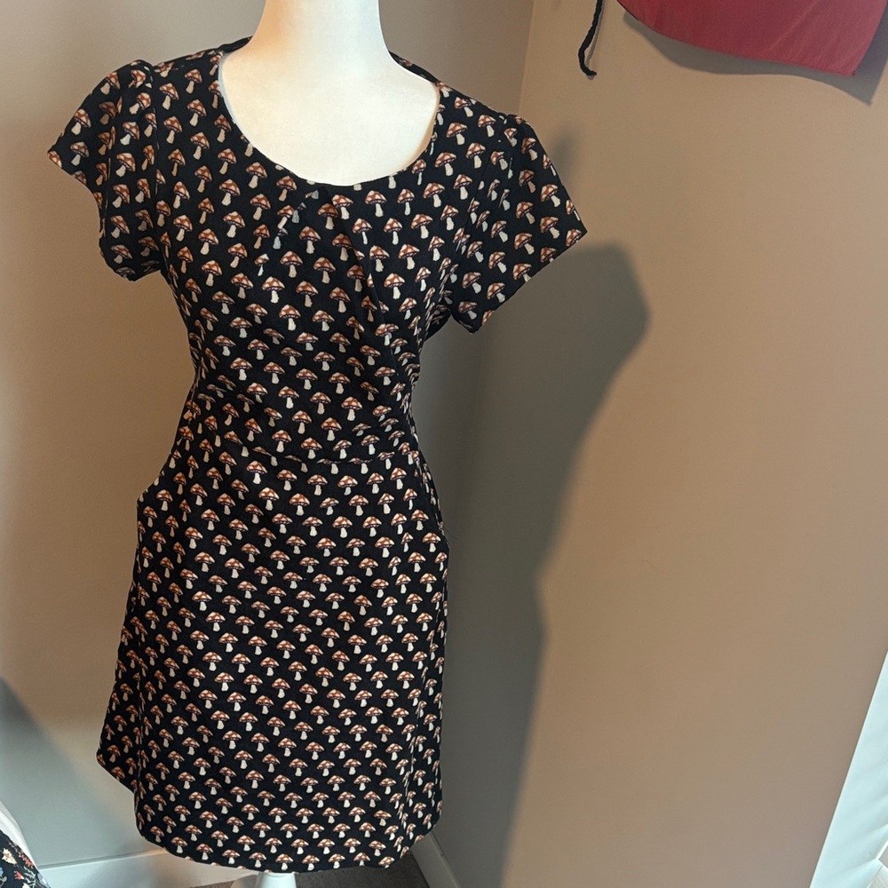 Elegant Black Patterned Dress
